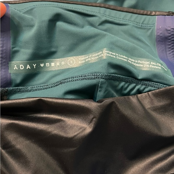 Aday Throw It Higher Leggings - Picture 5 of 9